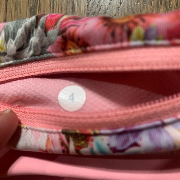 Lululemon Flowabunga leggings - Picture 4 of 4